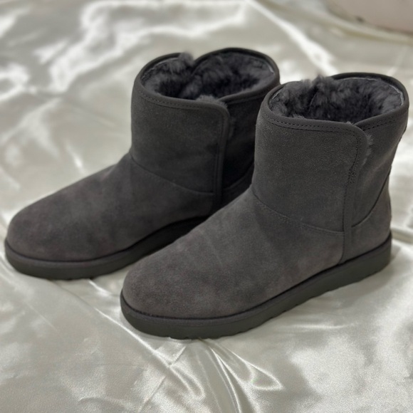 Ugg Cory II Boots Charcoal Gray Suede Shearling Classic Mini Short Ankle Sz 5 - Picture 10 of 16